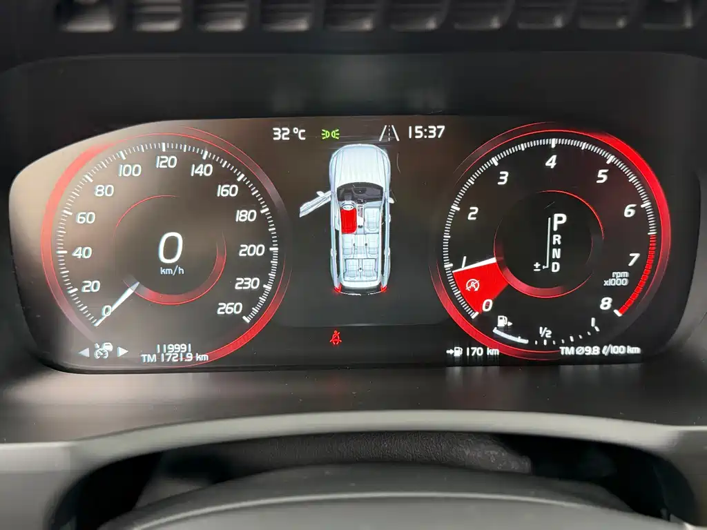 Volvo XC90 — миниатюра 10