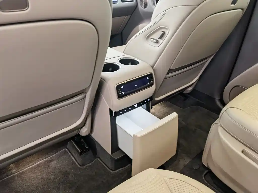 Li Auto i8 2025 Standard