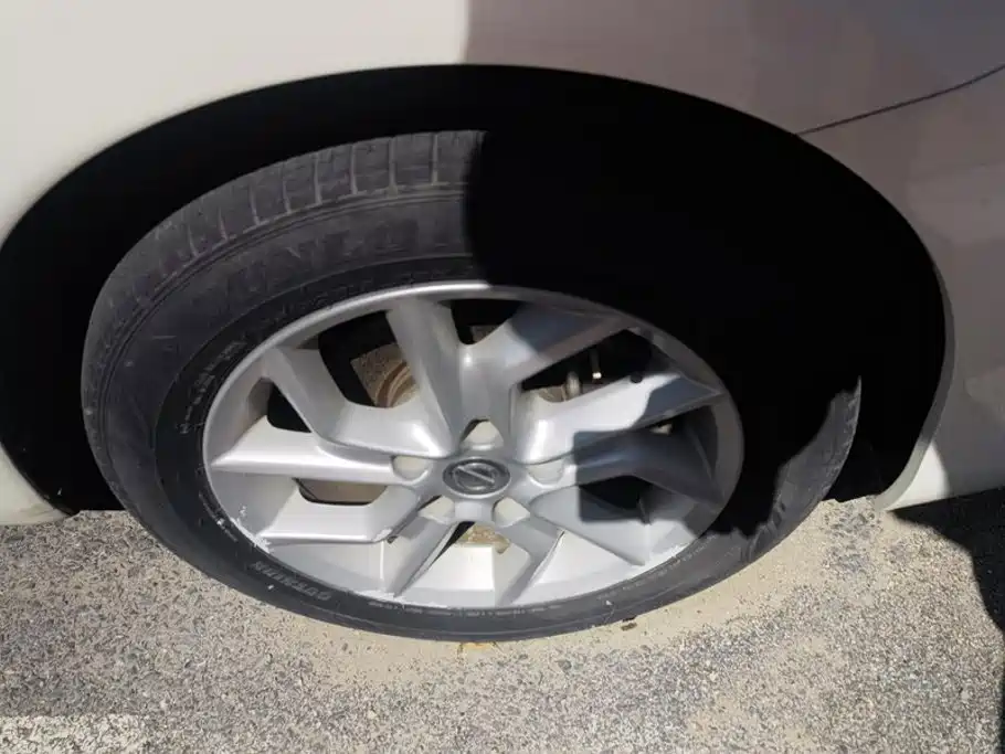Nissan Tiida — миниатюра 6