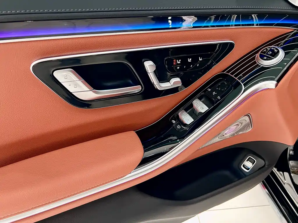 Mercedes-Benz S-Class — миниатюра 22