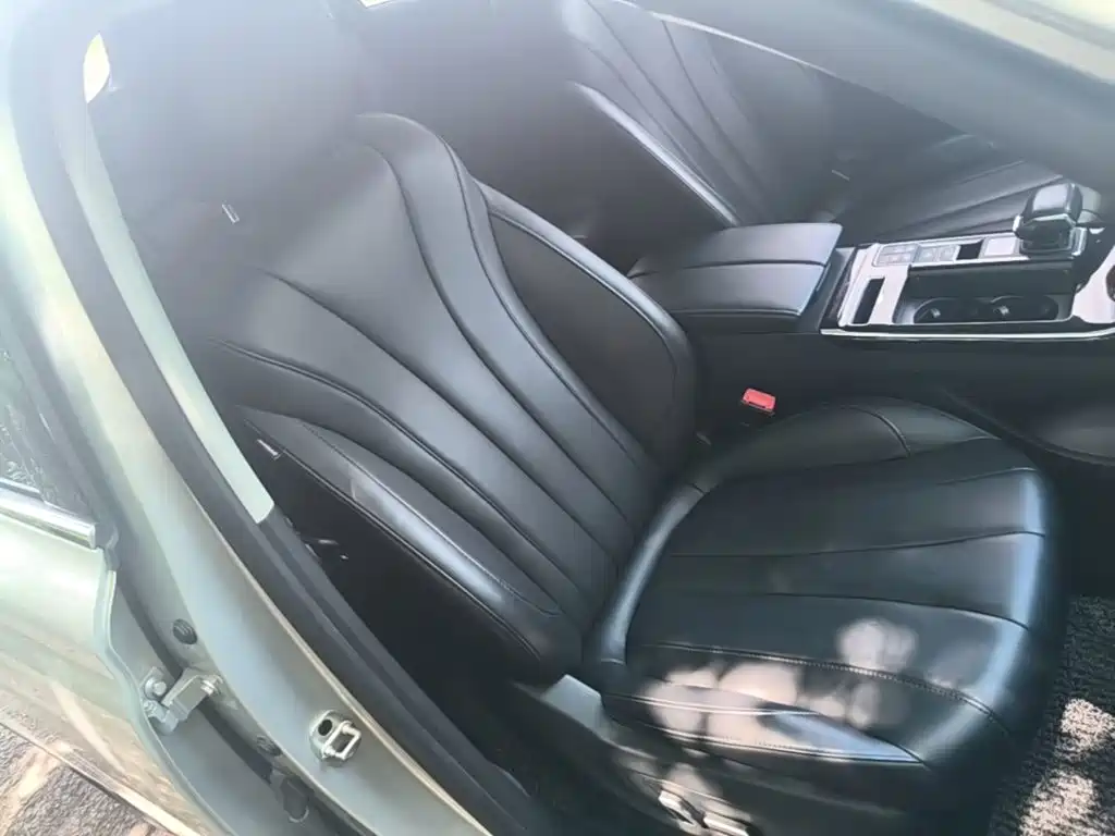 Roewe RX5 eMAX — миниатюра 25