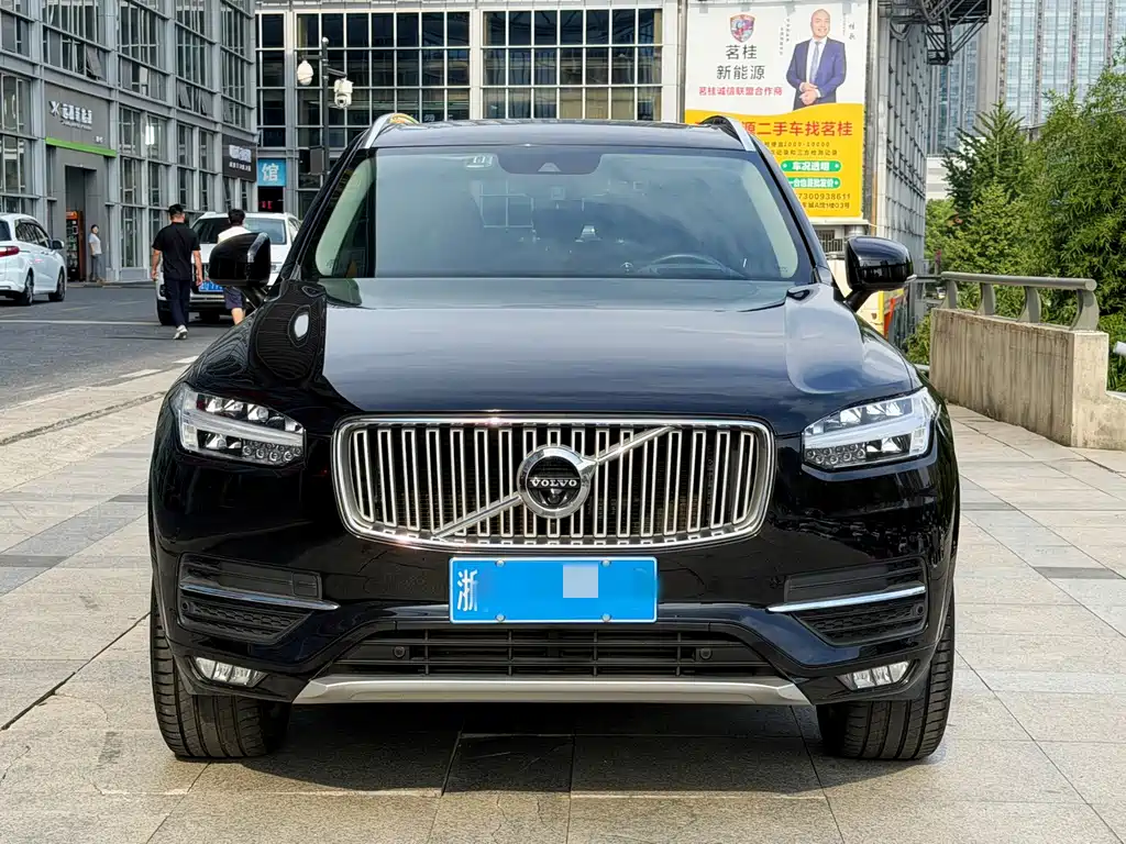 Volvo XC90 — миниатюра 2