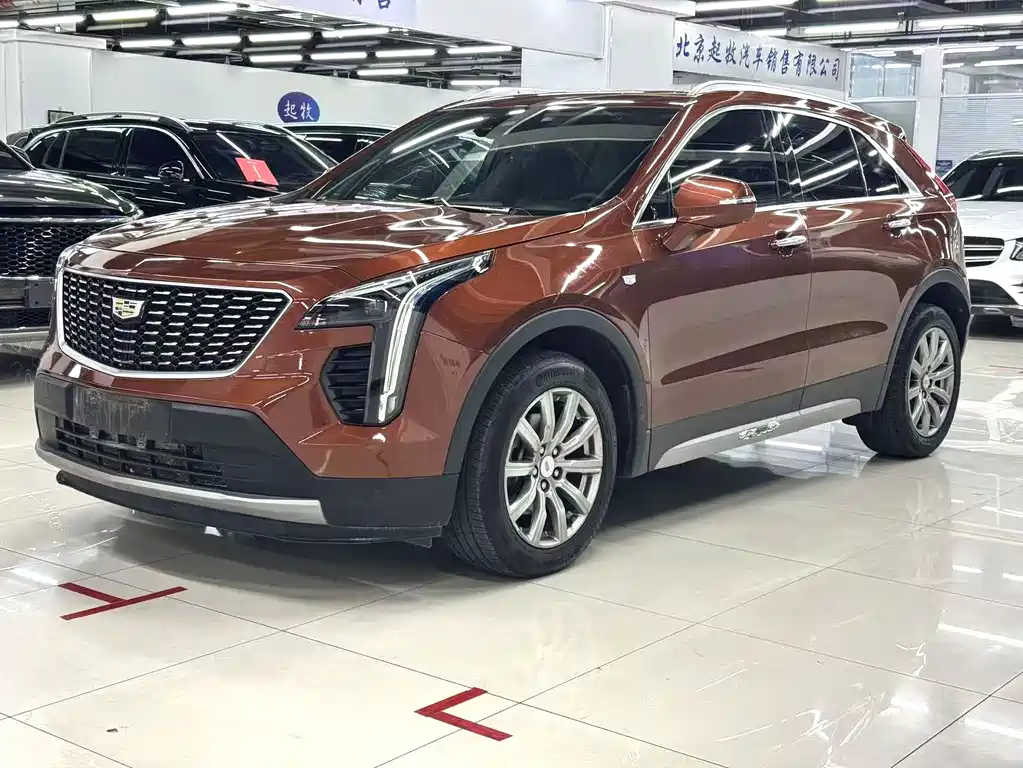 Купить Cadillac XT4