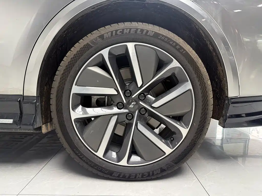Li Auto L9 2025 Ultra