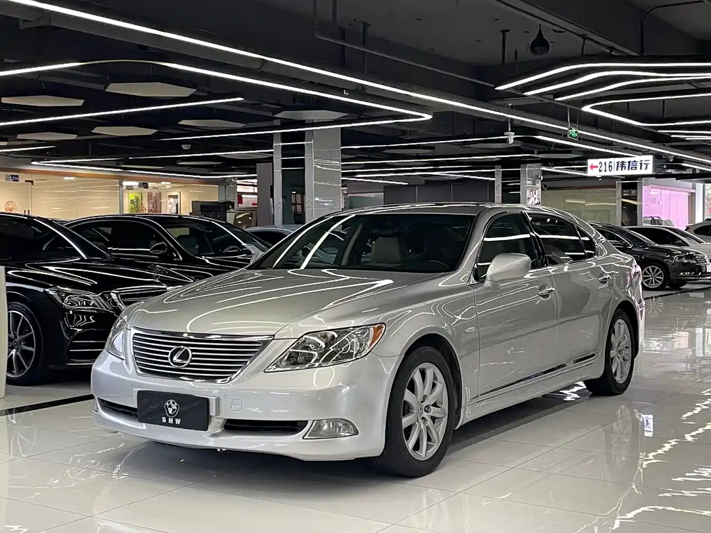 Купить Lexus LS