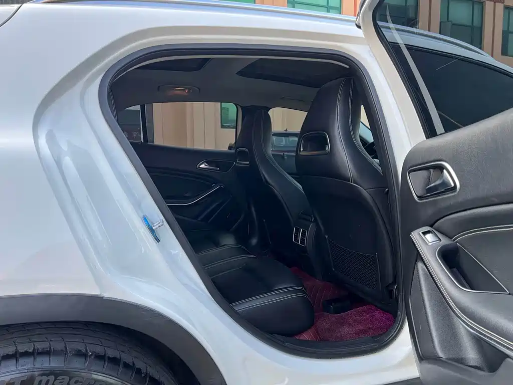 Mercedes-Benz GLA — миниатюра 12