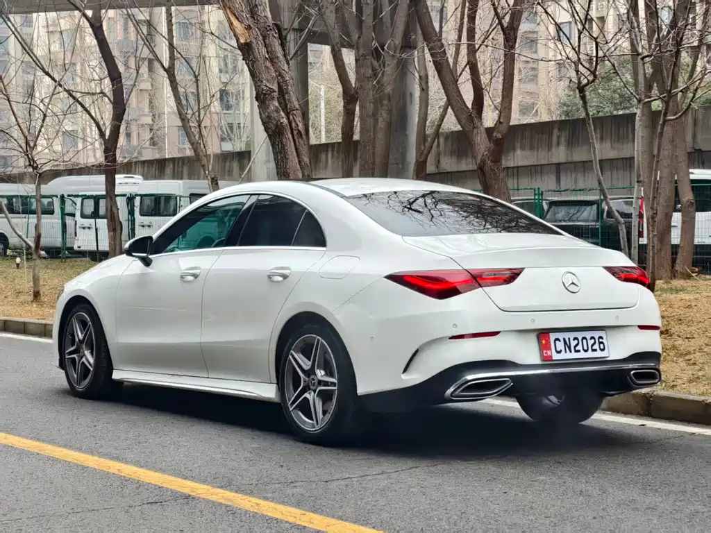 MERCEDES-BENZ CLA