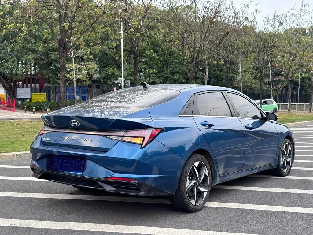 Hyundai Elantra — миниатюра 5