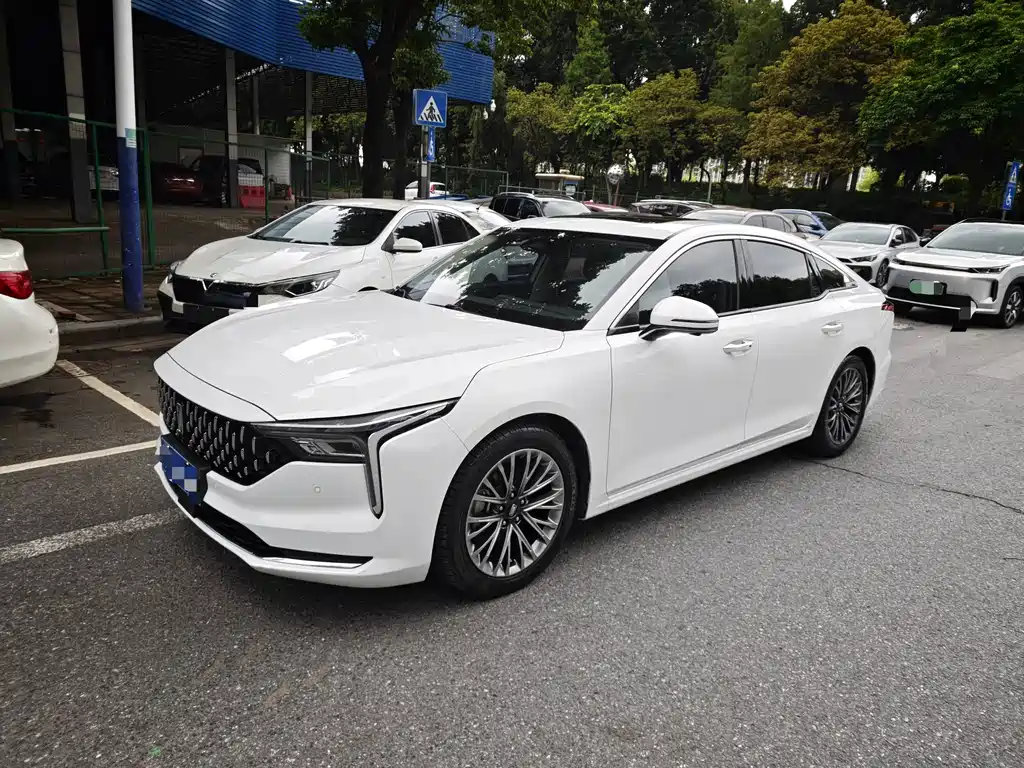 2022 Bestune B70 - zdjęcie 1 z 15