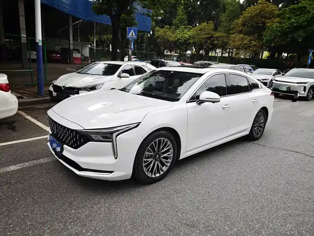 2022 Bestune B70
