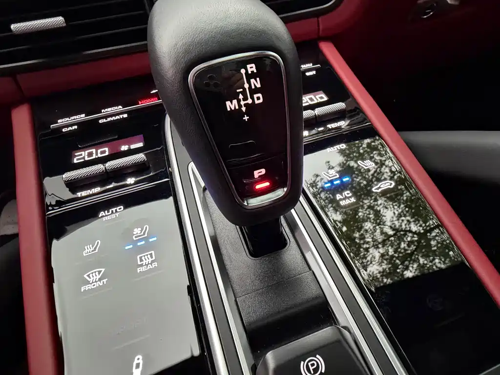 Porsche Cayenne — миниатюра 18