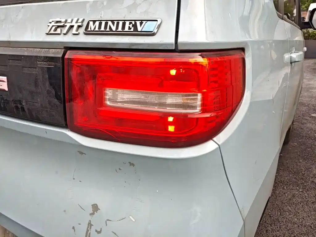 Wuling MINIEV — миниатюра 8