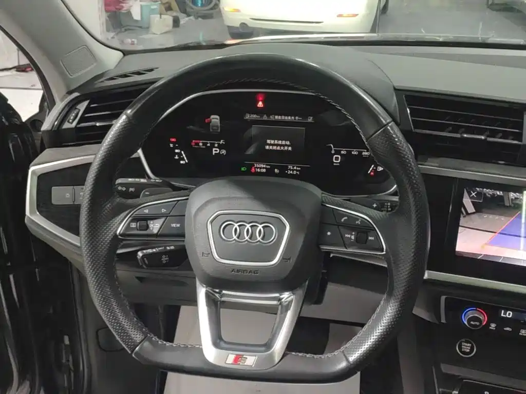 Audi Q3 Sportback — миниатюра 11