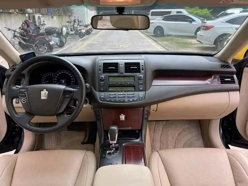 Toyota Crown 2011 2.5L Royal