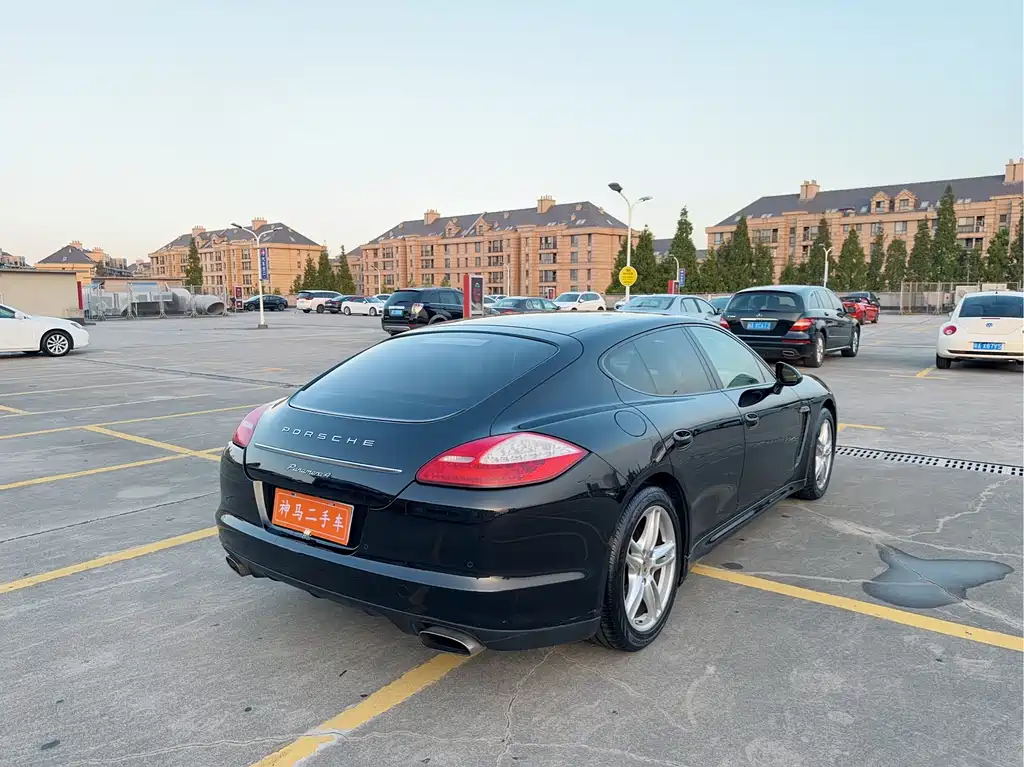 Porsche Panamera 2010 Panamera 4 3.6L