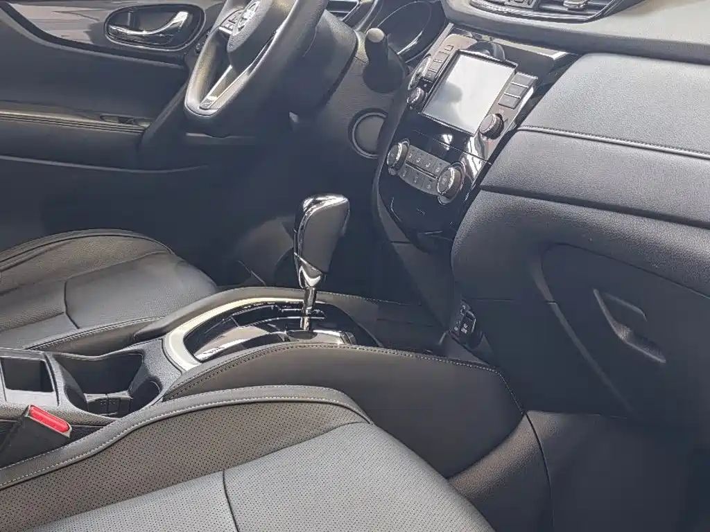 Nissan X-Trail — миниатюра 4