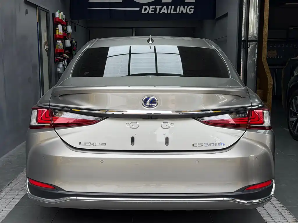 Lexus ES 2020 300h