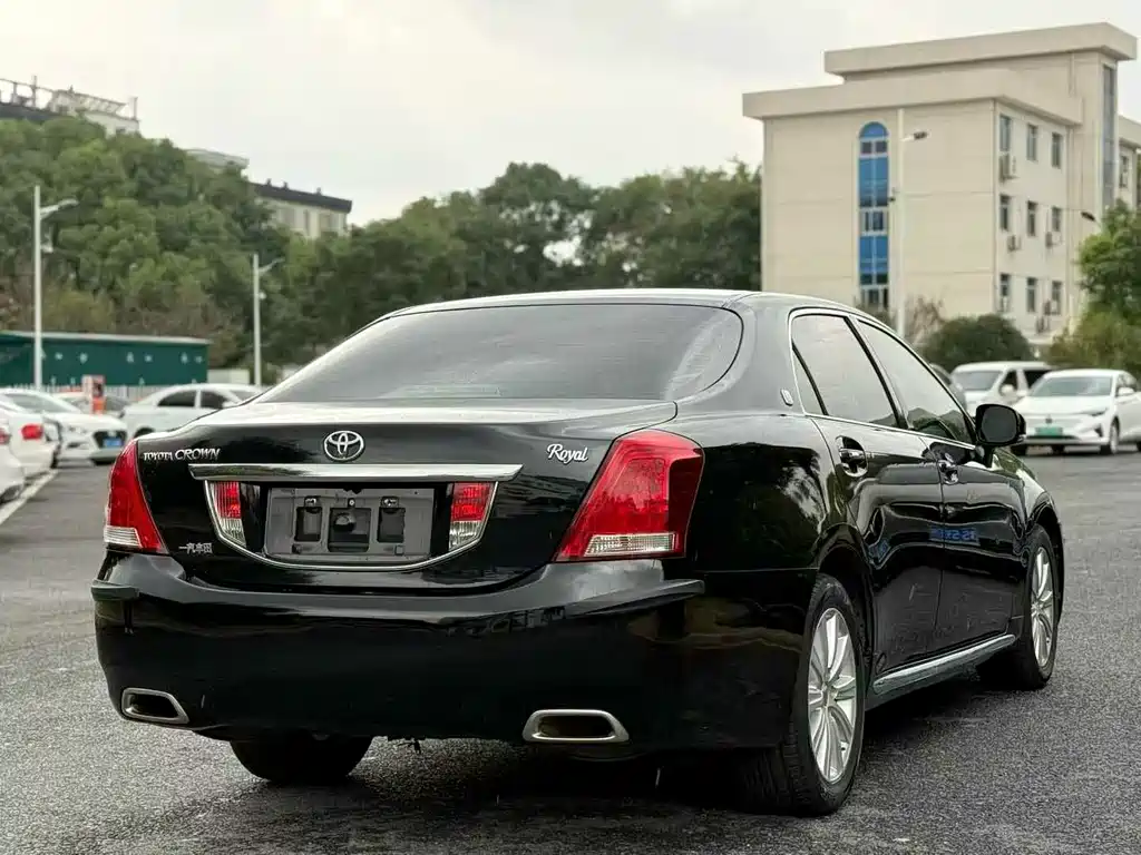 Toyota Crown 2011 2.5L Royal