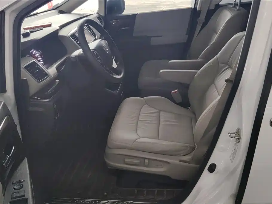 Honda Odyssey 2015 2.4L Luxury