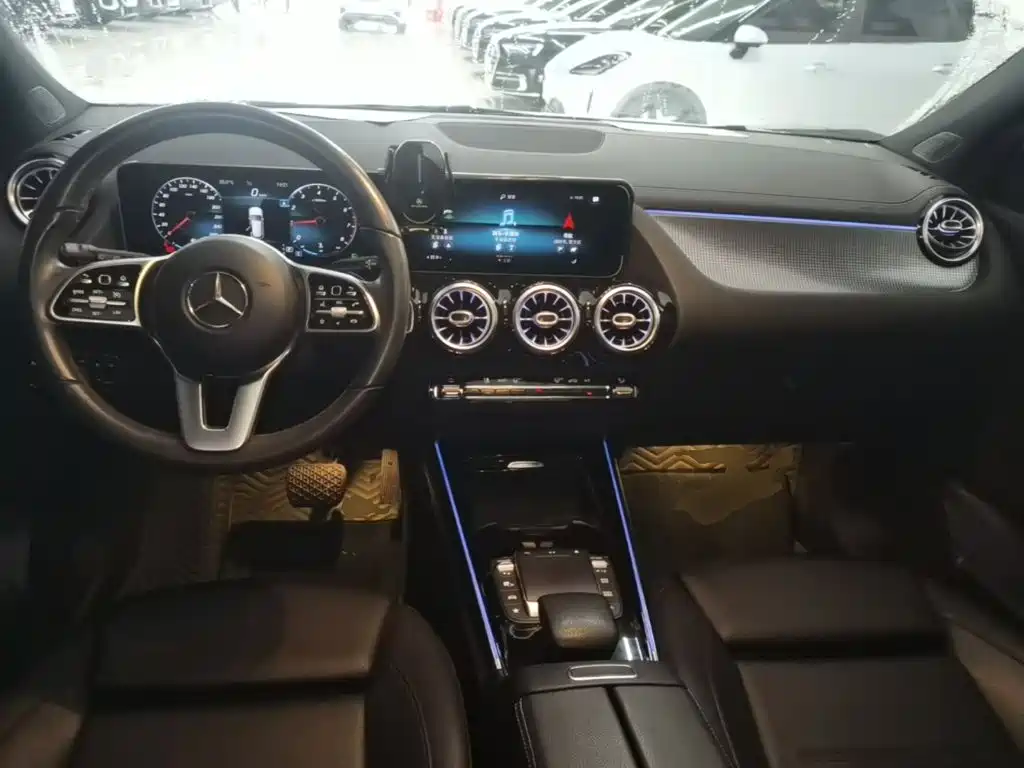 Mercedes-Benz GLA — миниатюра 10