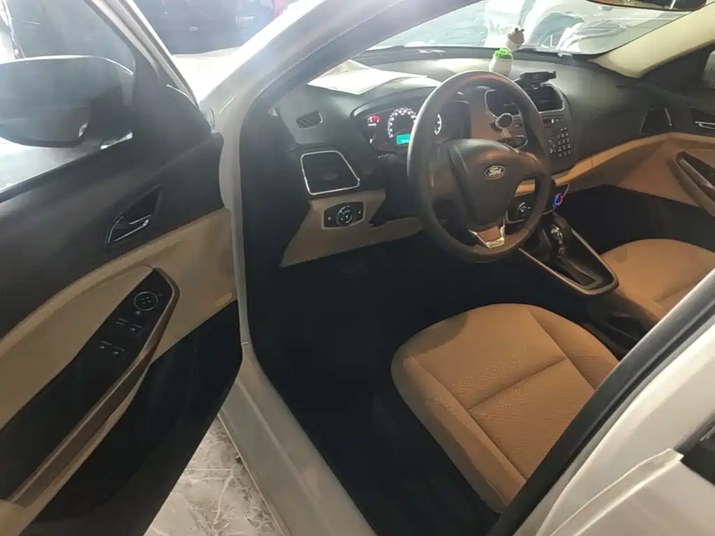Ford Escort — миниатюра 16