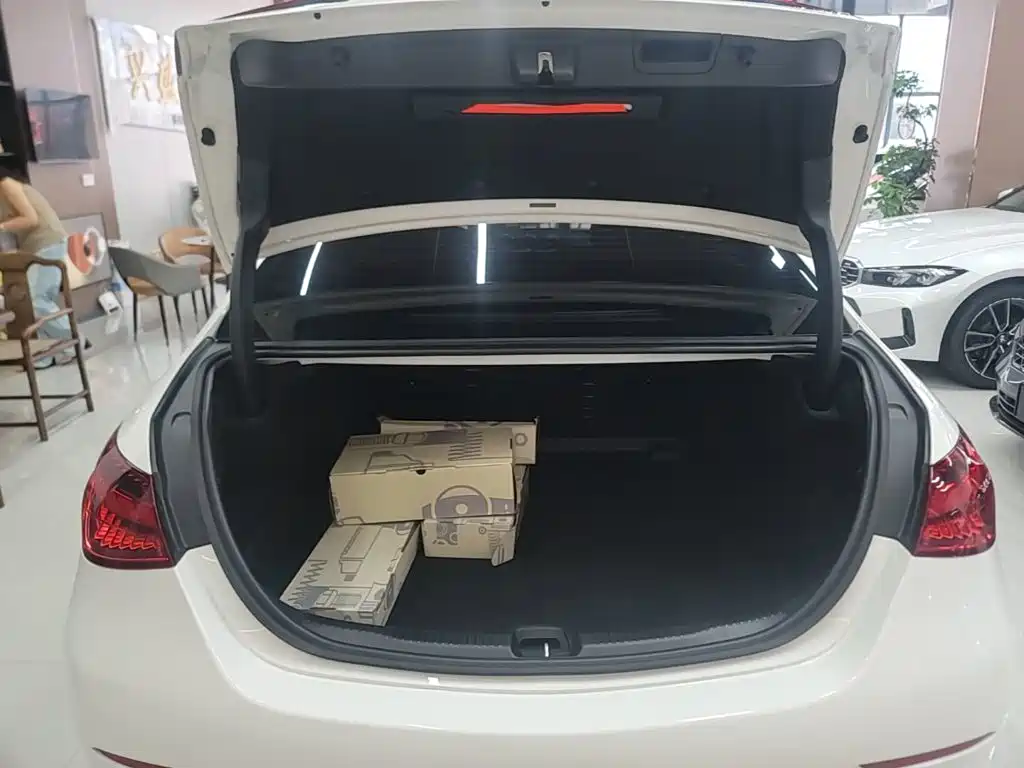 Mercedes-Benz C-Class — миниатюра 19