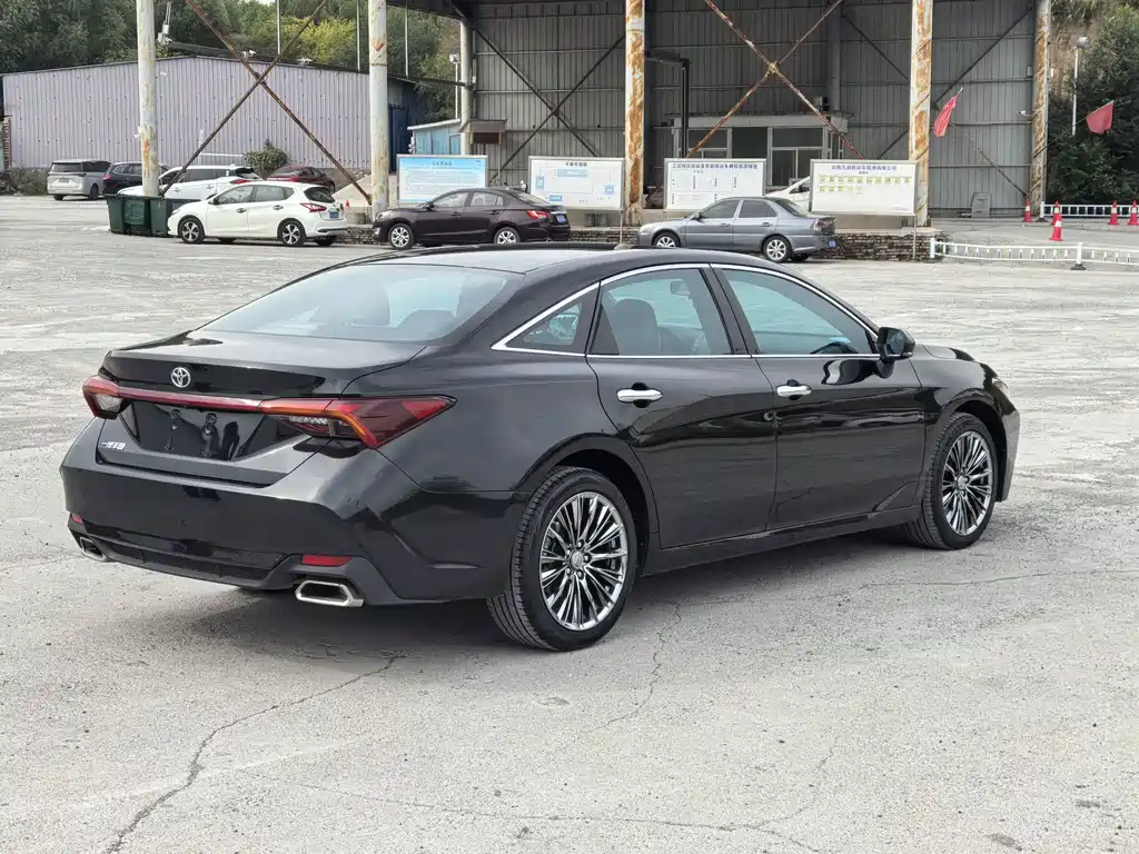 Toyota Avalon — миниатюра 7