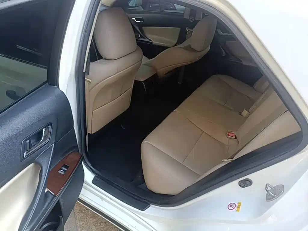 Toyota Reiz — миниатюра 17