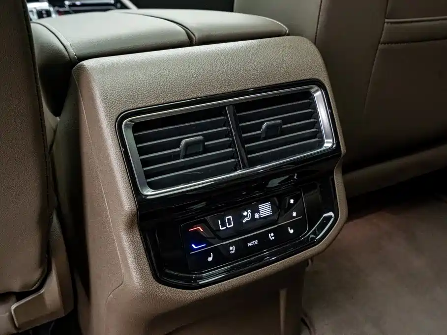 Volkswagen Viloran 380TSI Premium Edition, фото 14