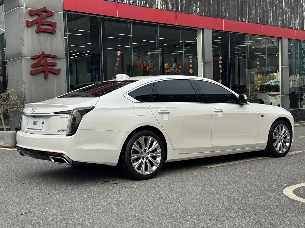 CADILLAC CT6
