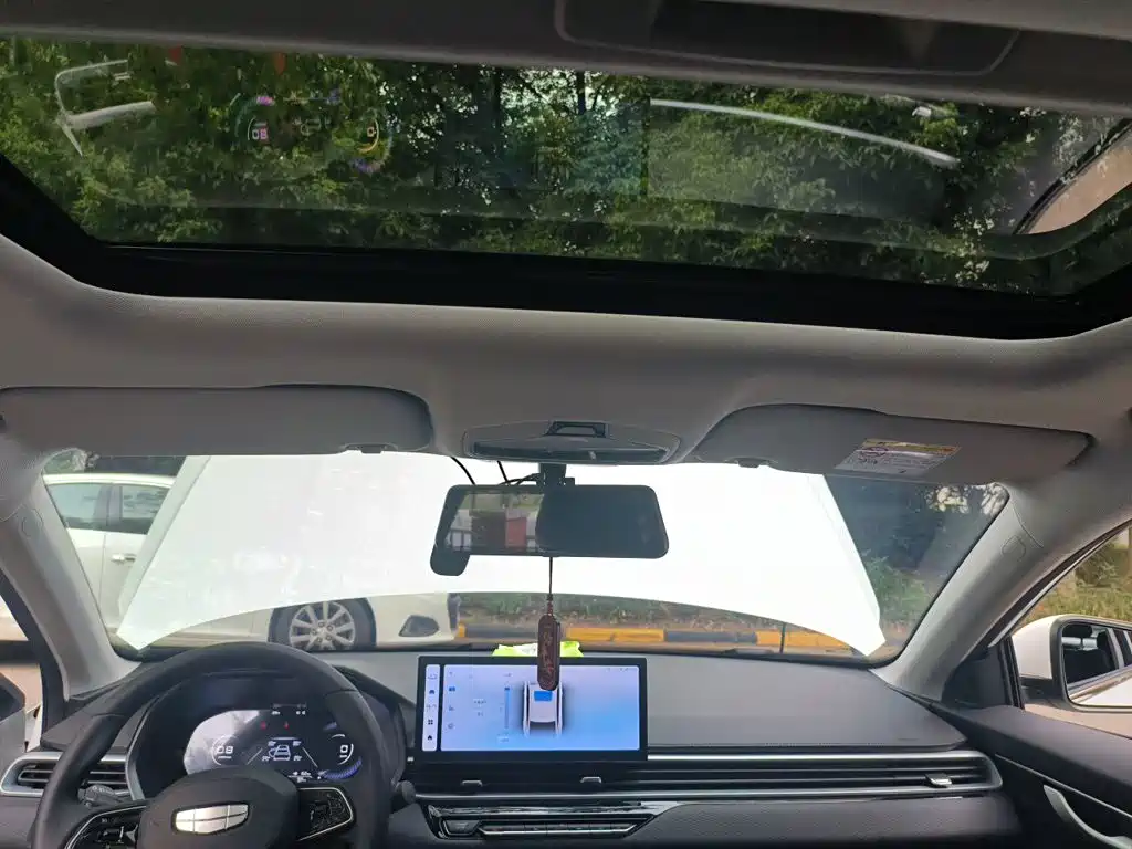 Geely Emgrand — миниатюра 14
