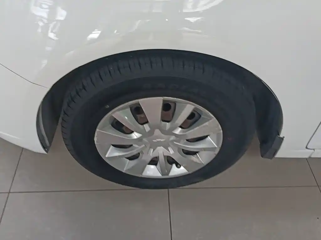 Chevrolet Cruze — миниатюра 23