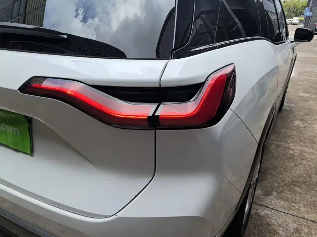 NIO ES8 — миниатюра 8