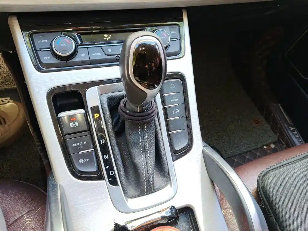 Geely Boyue — миниатюра 15