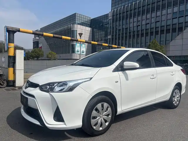 TOYOTA YARIS L TO ENJOY