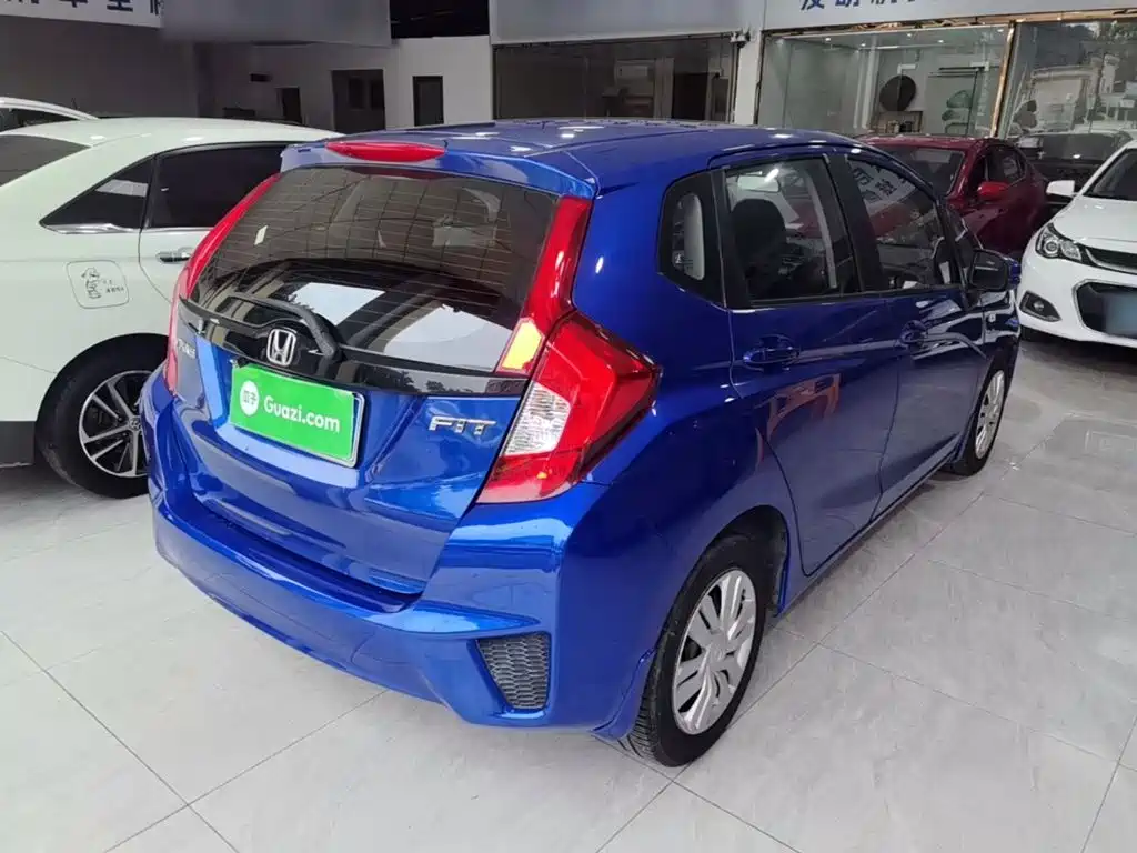 Honda Fit — миниатюра 7