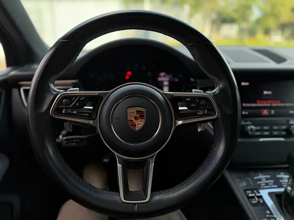 Porsche Macan — миниатюра 24