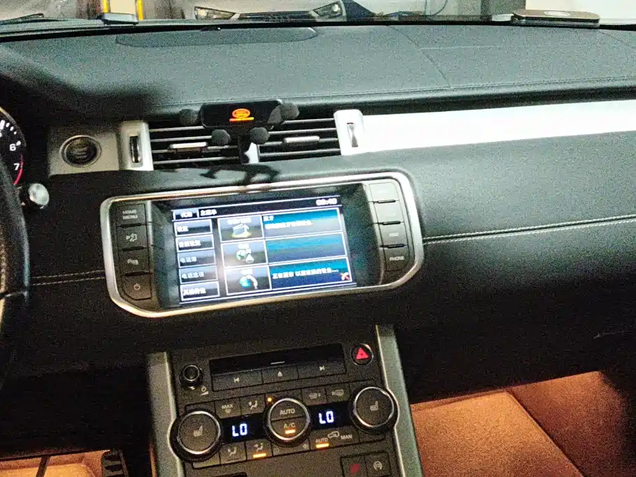 Land Rover Evoque — миниатюра 13