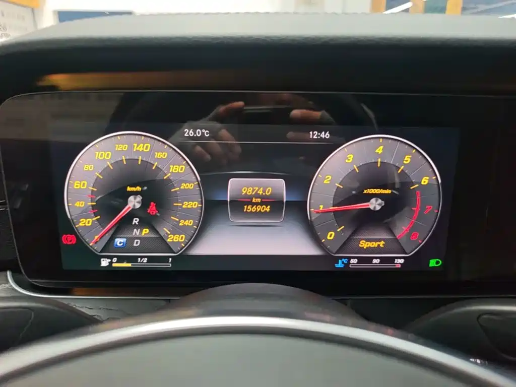 Mercedes-Benz E-Class — миниатюра 12