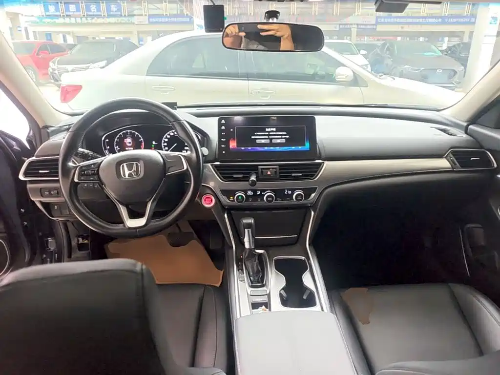 Honda Accord — миниатюра 10