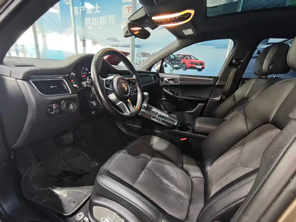 Porsche Macan — миниатюра 4