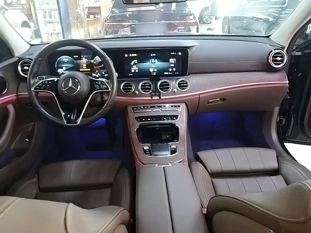 Mercedes-Benz E-Class — миниатюра 10