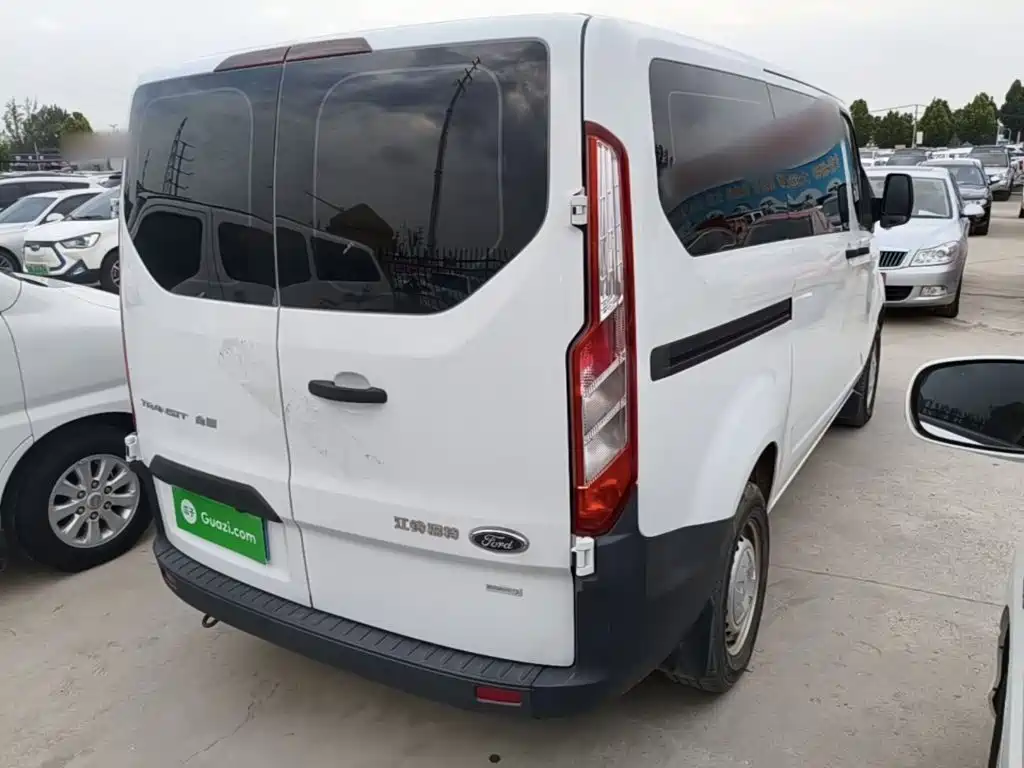 Ford Transit — миниатюра 7