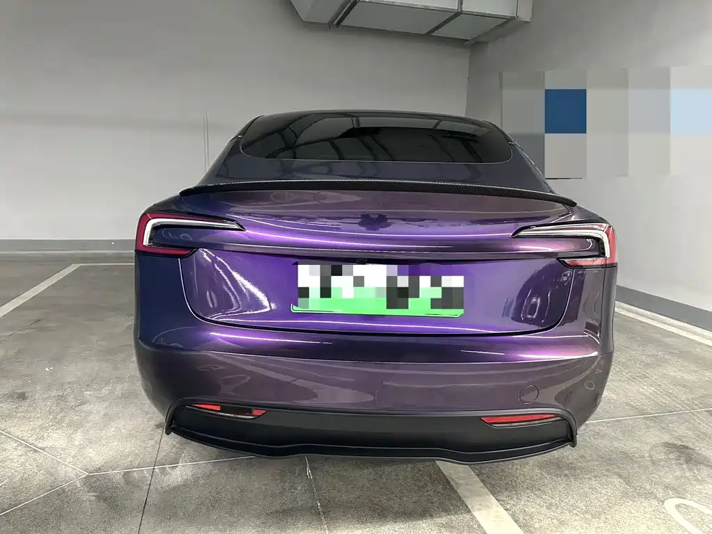 Tesla Model 3 — миниатюра 7