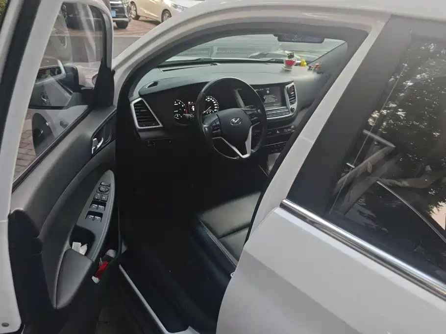 Hyundai Tucson — миниатюра 9