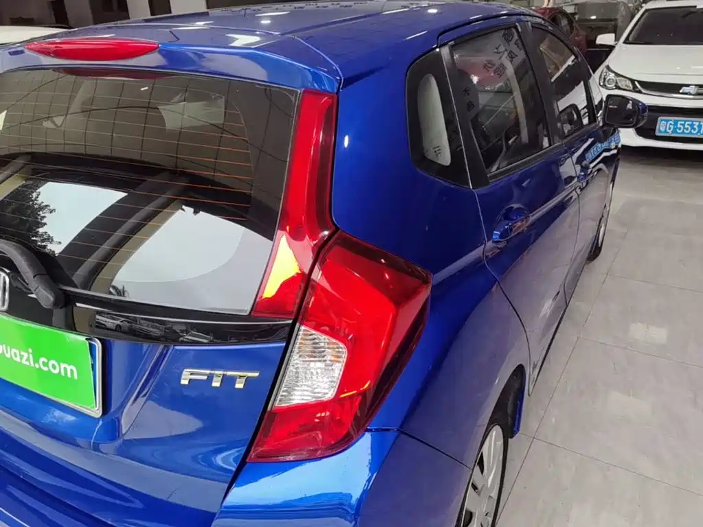 Honda Fit — миниатюра 8