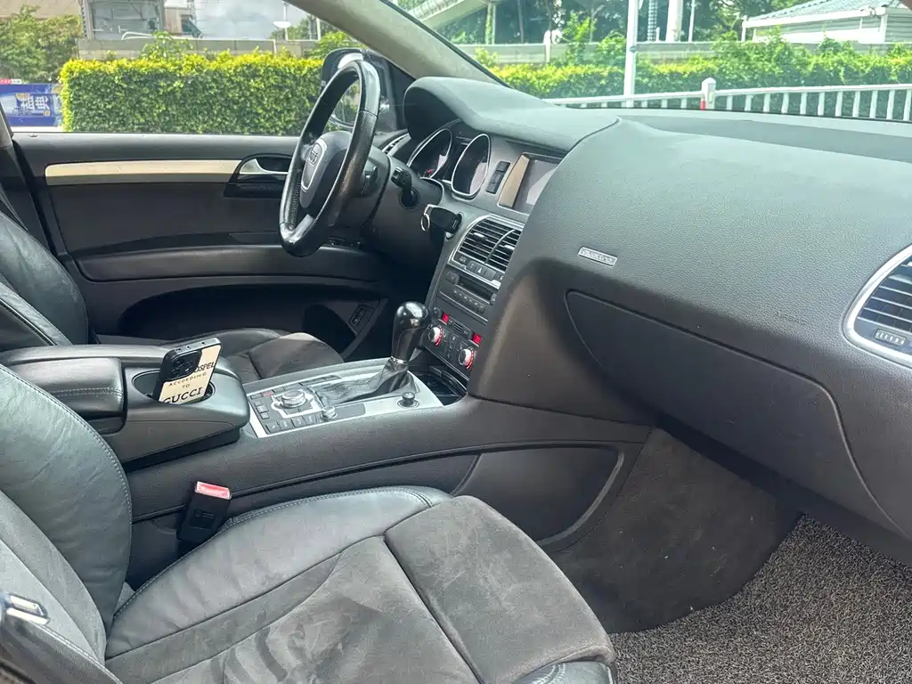 Audi Q7 — миниатюра 12
