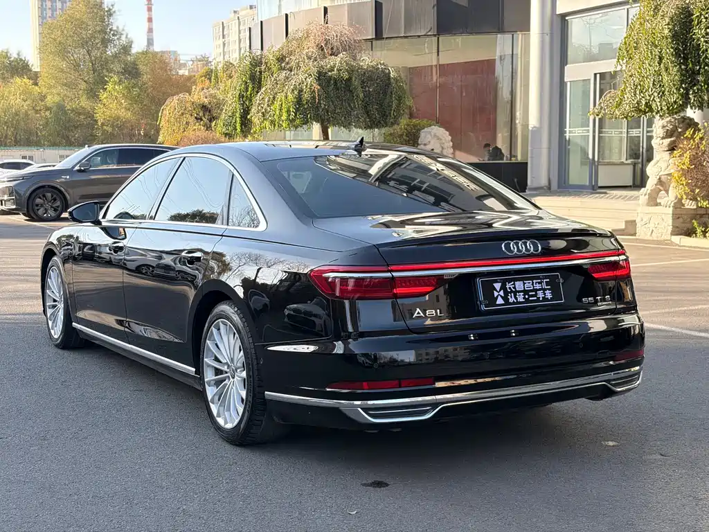 Audi A8 — миниатюра 6
