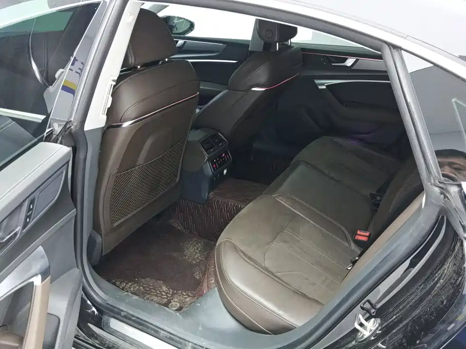 Audi A7L — миниатюра 11