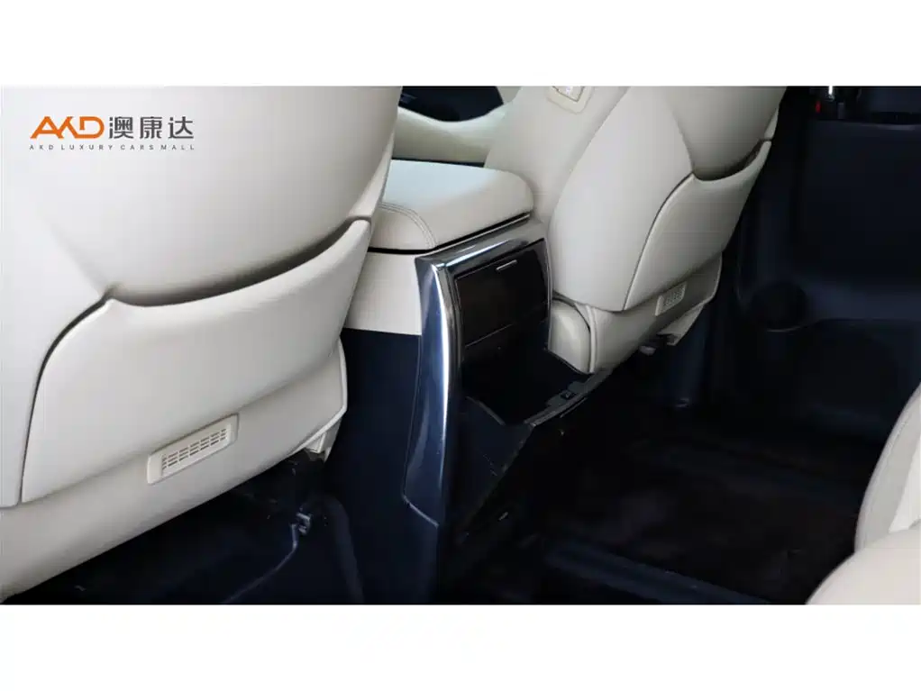 Toyota Alphard — миниатюра 10